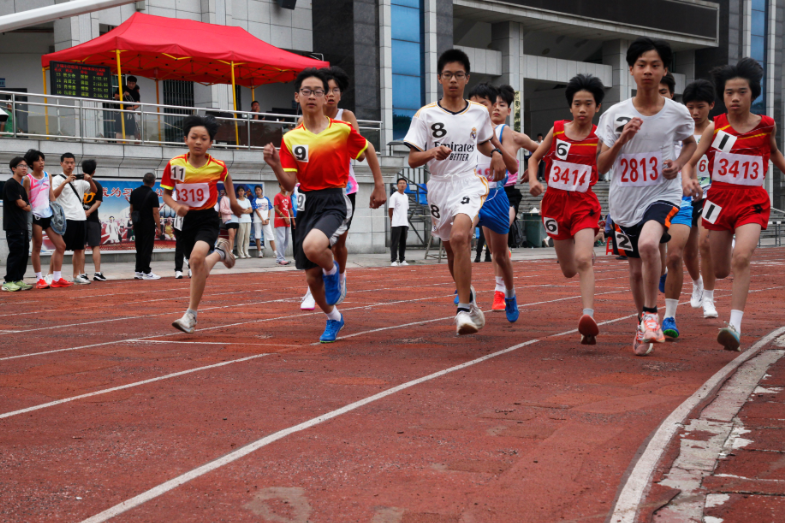 衡阳县：中小学田径运动会开赛，830名选手逐梦赛场