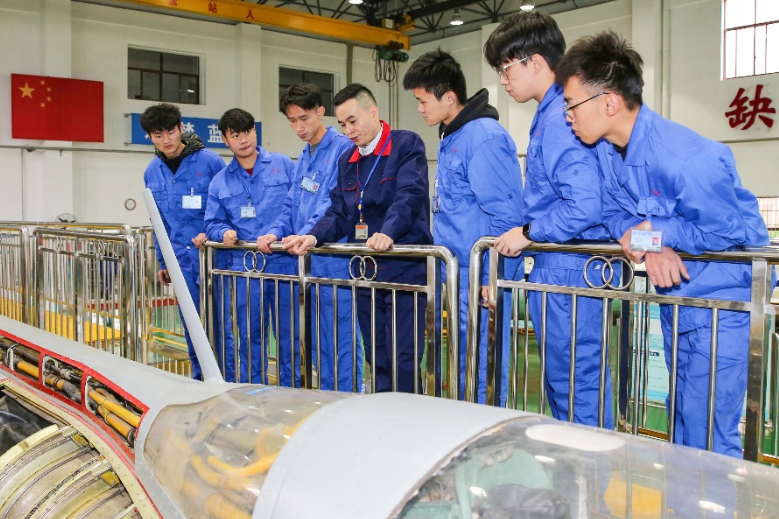 “航”家里手的坚定选择 ——长沙航空职业技术学院教师文韬的育人故事