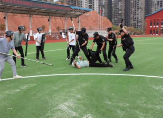 新邵县芙蓉学校：警校联动，反恐演练筑牢校园安全堡垒