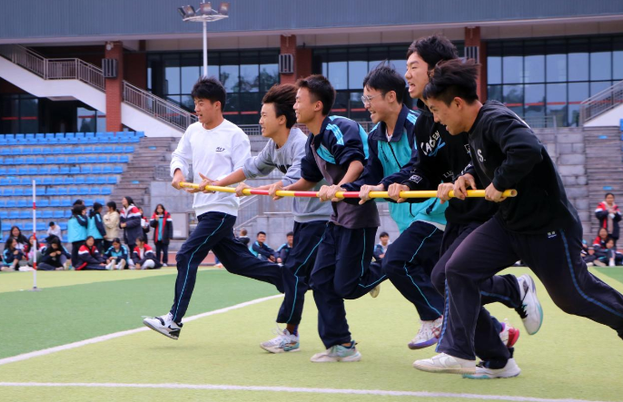 吉首市一中：减压大课间  开心旋风跑