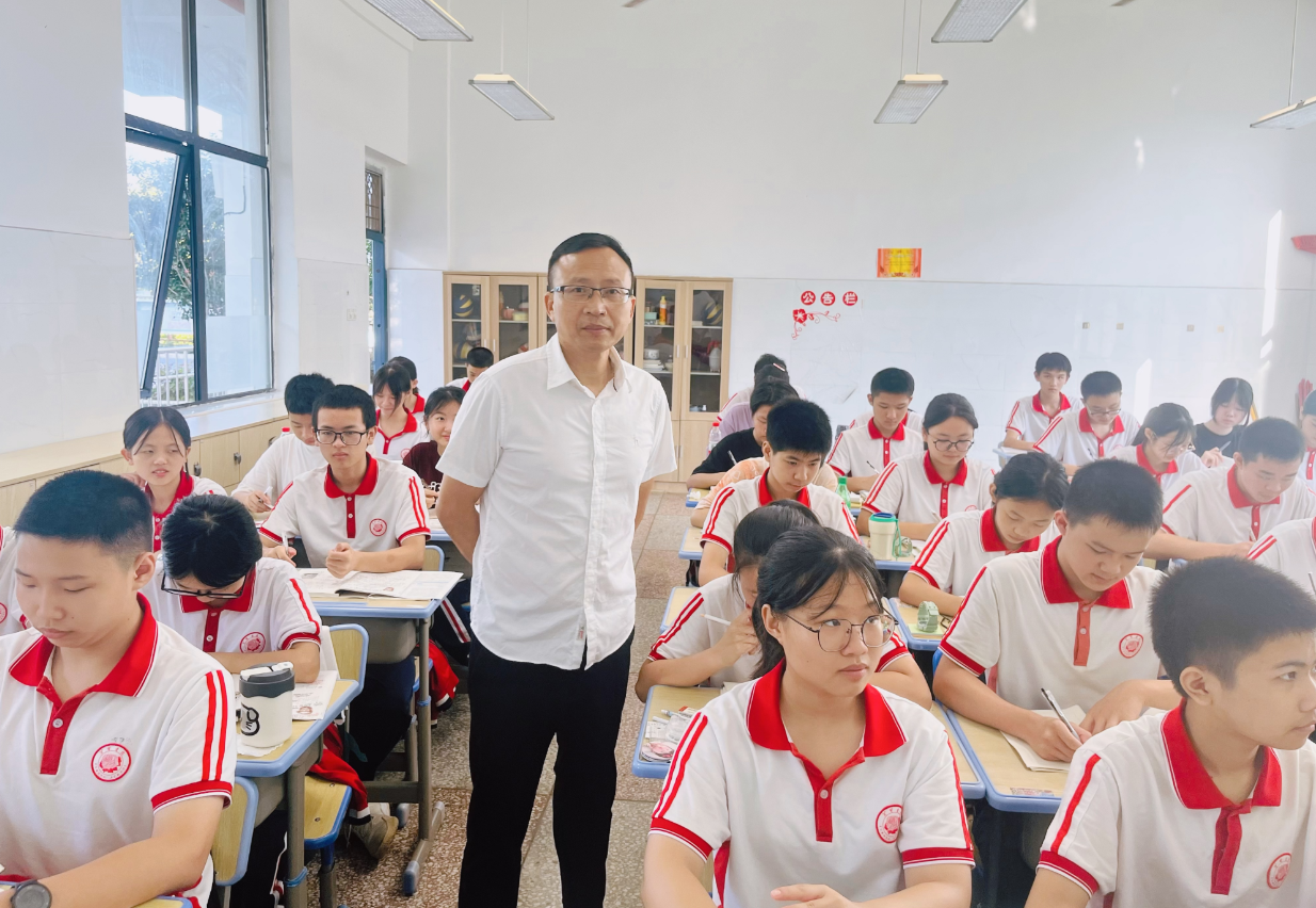 何广东：实干兴校 推进乡村优质教育