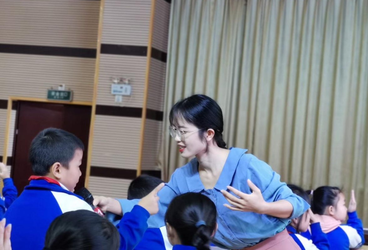 徐婷：让自己的理想在讲台上熠熠发光