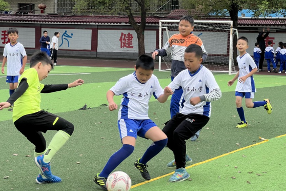 芷江县河西小学： 校园足球嘉年华，火热开“球”