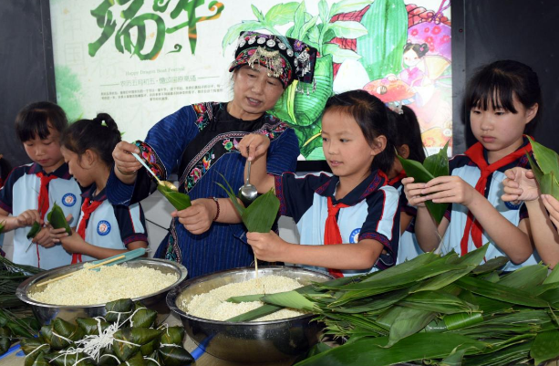 吉首市第三小学：“非遗”课程进校园 传统文化润童心