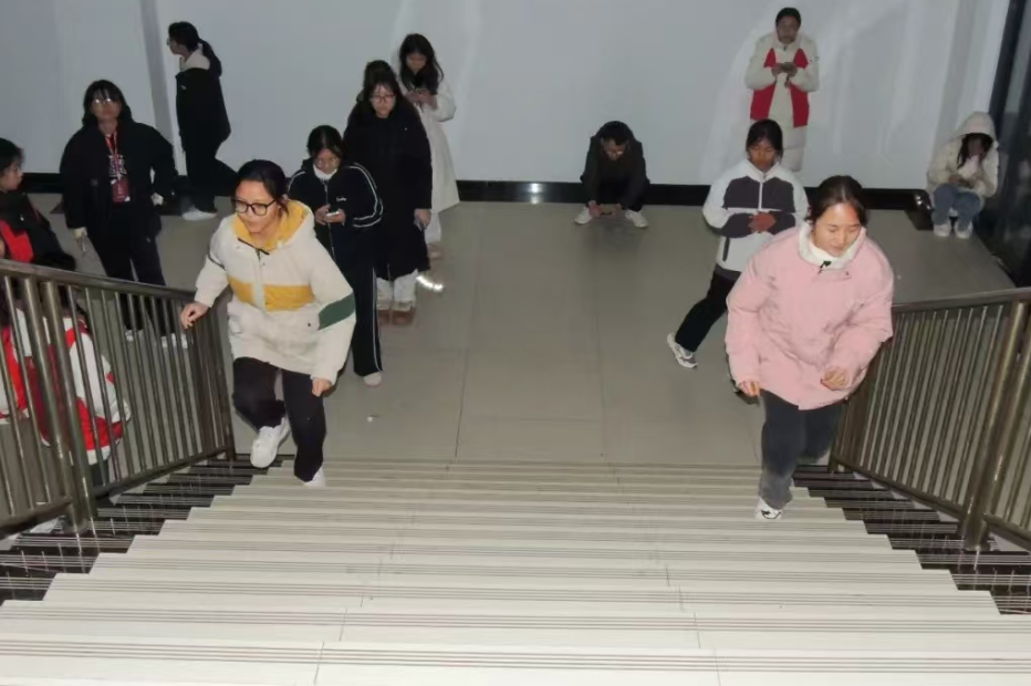 UP！湘潭理工学院举行“向上马拉松”活动