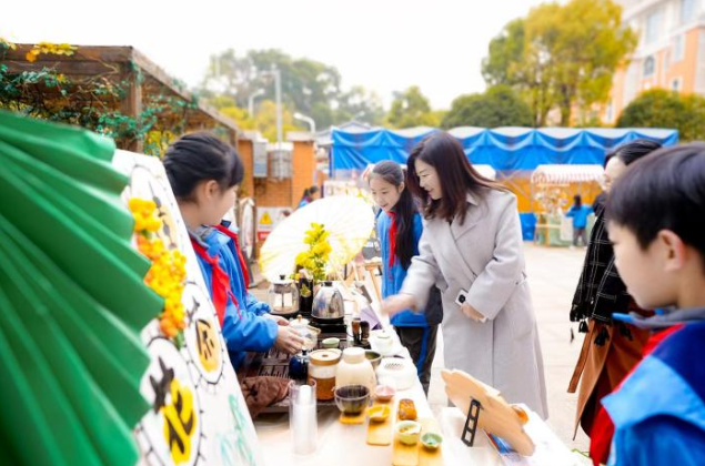 “一朵桂花”撬开教师成长赋能密码 长沙校本研修走进仰天湖桂花坪小学