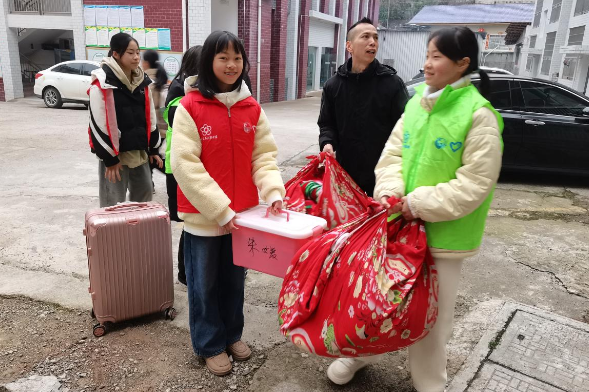 【慈利站】溪口镇中学：志愿光彩助力开学季