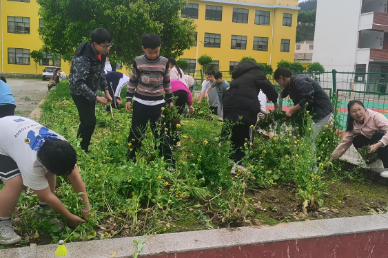 【慈利站】赵家岗土家族乡中学：多举措开展劳动教育