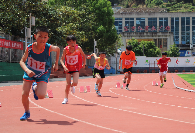 桂东：中小学生运动会暨教职工运动会火热进行