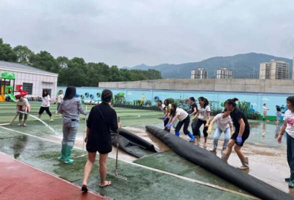 双牌：暴雨突势遭灾情 众志成城护校园