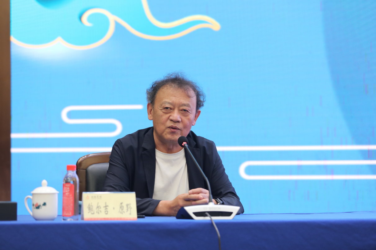 中国作家协会散文委员会副主任鲍尔吉·原野：阅读如探矿 写作如采矿
