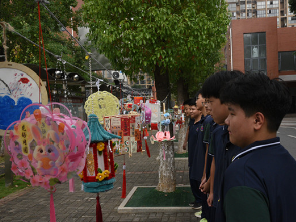 【鼎城区站】善卷中学：“行走的德育课堂” 点亮双节假期