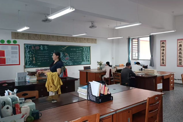 【耒阳站】不止整洁！天柱学校 “最美办公室”让廉洁精神与教育初心撞个满怀