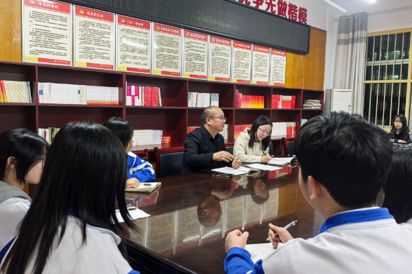 【攸县站】第四中学：校运会将至，小记者团整装待发