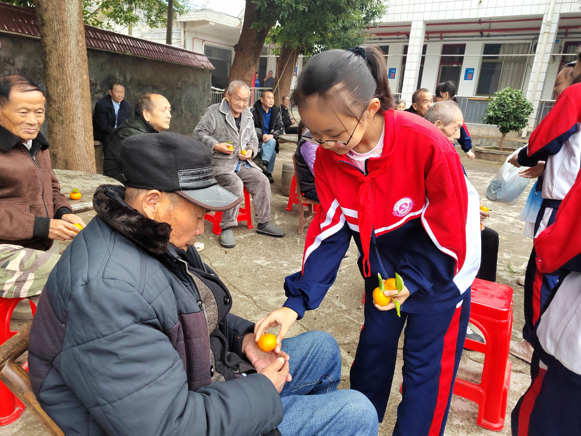 【湘阴县站】左宗棠学校：重阳敬老践美德 五育融合育新人
