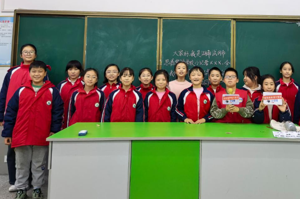 闪闪发光的小记者 |【武冈站】思源实验学校：笔尖记录美好，话筒传递成长