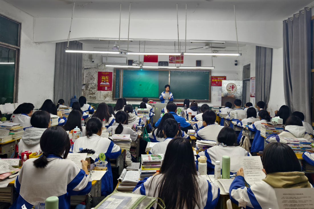 【攸县站】第四中学：承诺塑品行 自律促成长