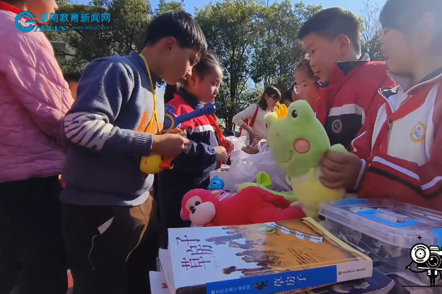 #小记者在现场 【沅陵站】溪子口小学举行2025秋季爱心义卖活动（小记者 唐芯晨 指导教师 张慧茹 李政）