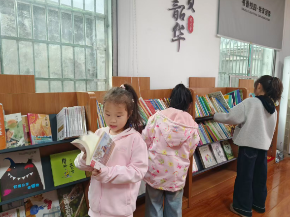 【浏阳站】与名家对话，伴书香成长，沙市完小举行“跟着名家学语文”阅读周活动