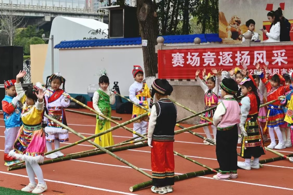 【浏阳站】民族风情绽赛场，浏阳河小学举行第24届体育节