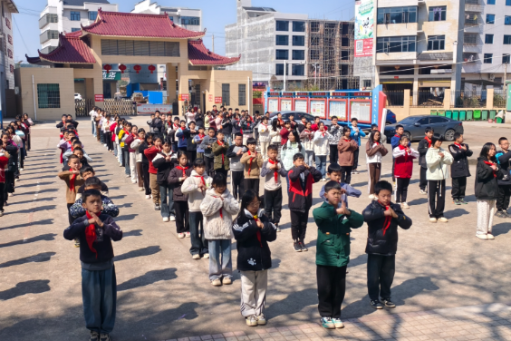 【衡东县站】 白莲镇中心学校：武术操展少年英姿，师生跑操燃春日活力