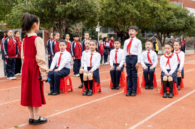 “锋” 行三湘校园！湖南中小学迎接第 62 个学雷锋纪念日