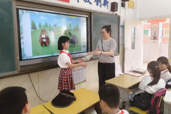 湘阴县城东学校：  图书“漂”不停   阅读“热”翻天