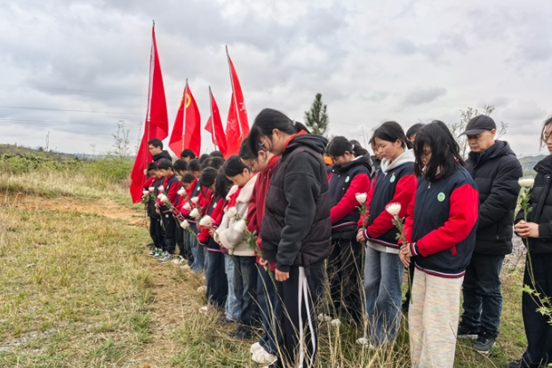 江永县黄甲岭学校：学党史铭初心，百年潮涌忆先烈