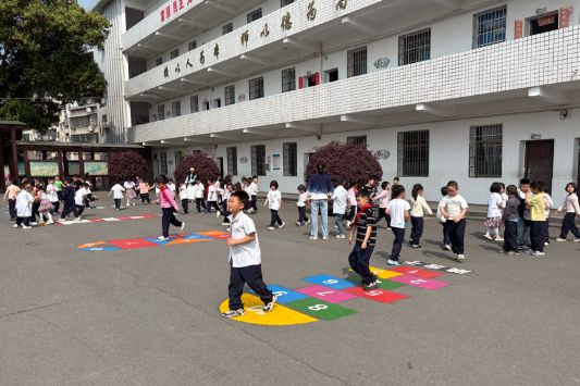 益阳市第三中学（东门口小学）：阳光课间，活力满园