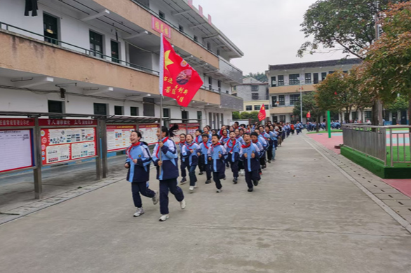 新晃步头降学校：传承红色基因 赓续精神谱系