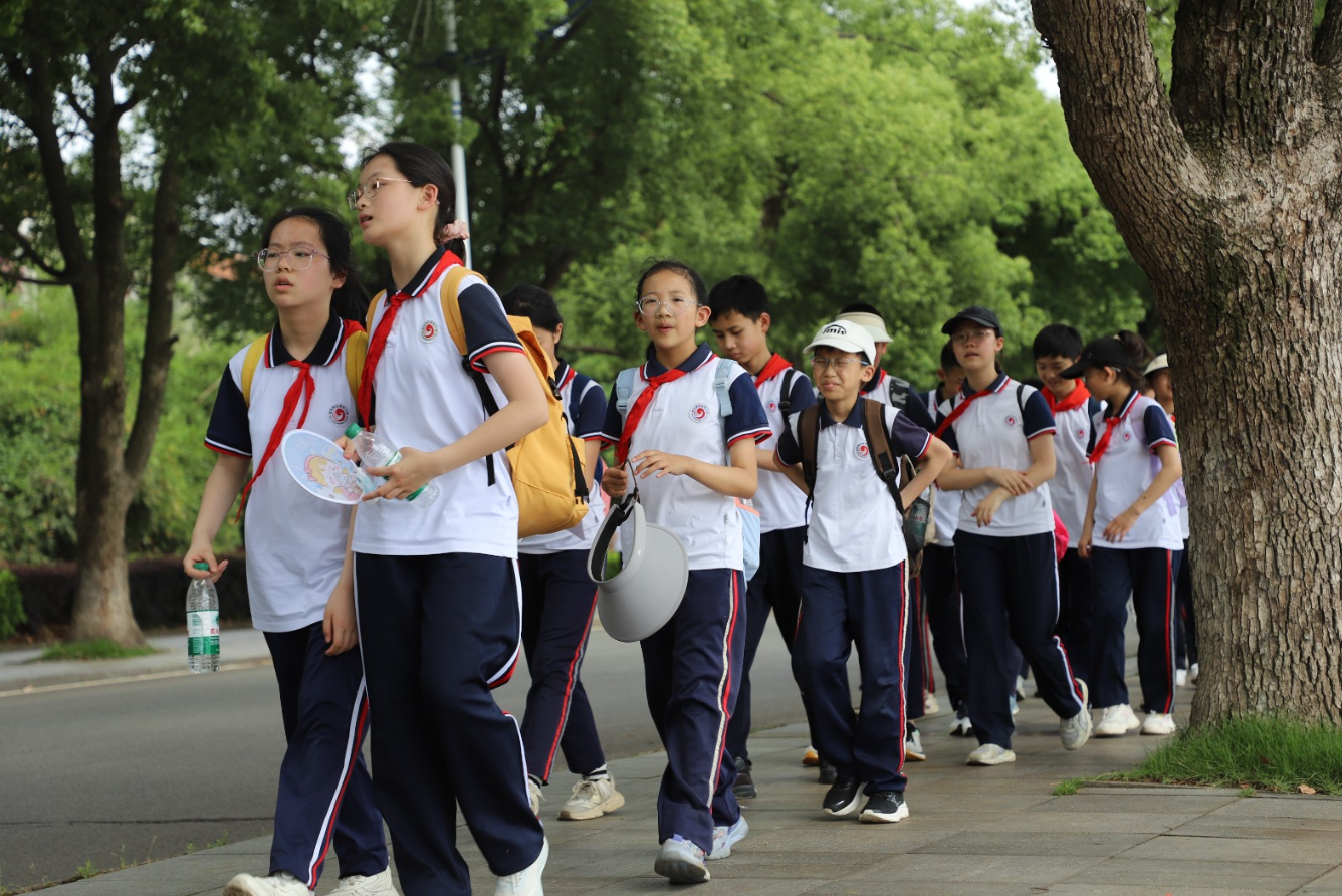 徒步十公里！岳阳这所小学的“毕业礼”太酷了