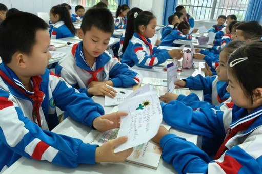 新晃：侗乡学子“云端”对话省城名师