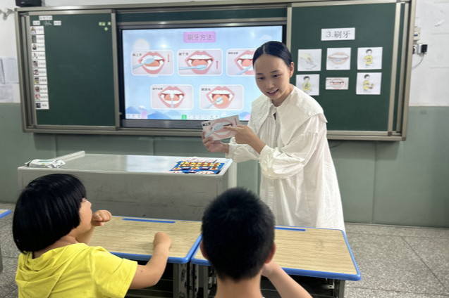 莫艳：用爱与专业点亮“折翼天使”的世界