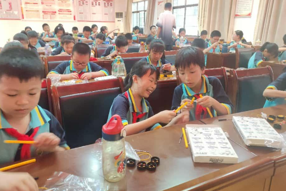 衡阳珠晖区：科技实践与急救技能点亮青春课堂