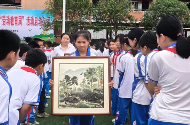 新晃：中小学“劳动教育周”活动启动