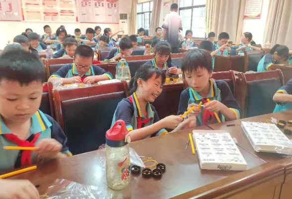 衡阳珠晖区：科技实践与急救技能点亮青春课堂