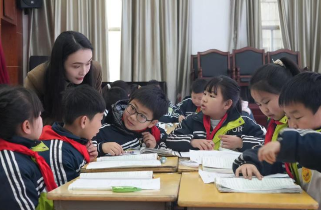 搭乘帮扶东风：保靖县教师培训赋能教育提质