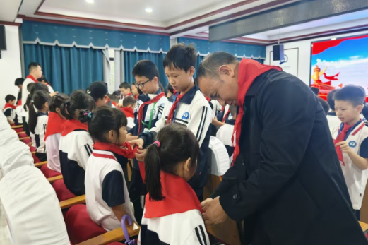 【耒阳站】实验中学铁路园分校：牢记党的教导 争做强国少年