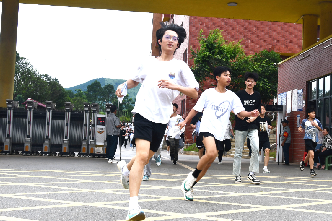 江永县 中考落幕