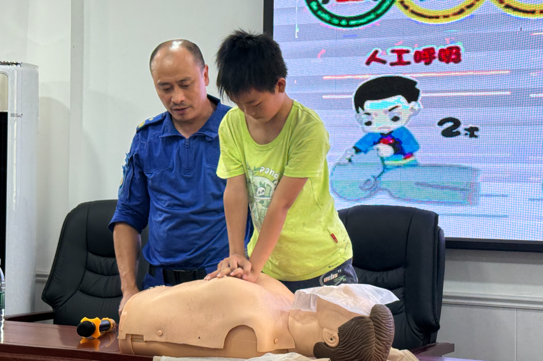 【嘉禾县站】龙潭中心学校：开展防溺水应急演练与培训