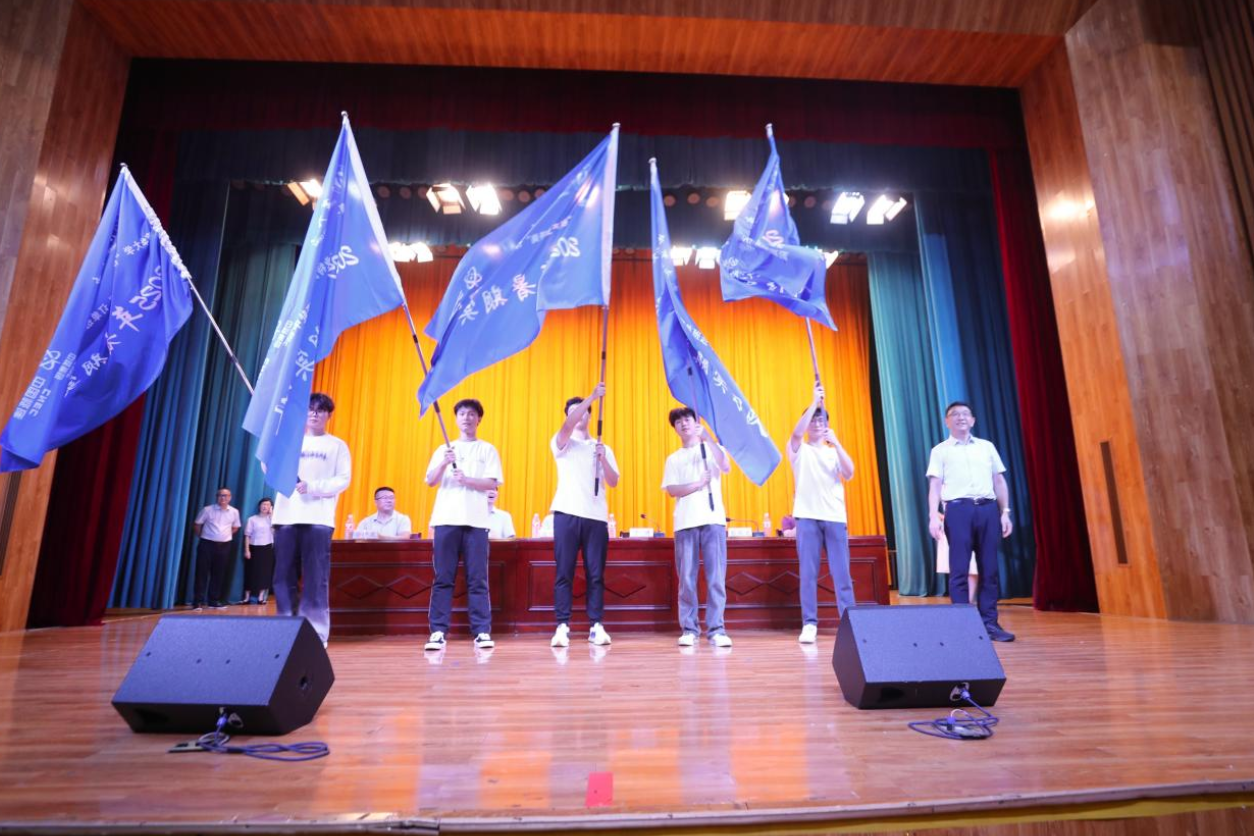 南华大学首届核产业特岗学生进企业开展学习实践