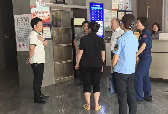 益阳市资阳区委领导带队检查高考备考工作