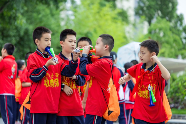 岳阳市岳阳楼区朝阳小学：亲子助威团燃爆“湘超”现场