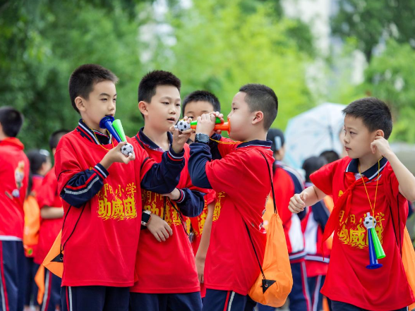 岳阳市岳阳楼区朝阳小学：亲子助威团燃爆“湘超”现场