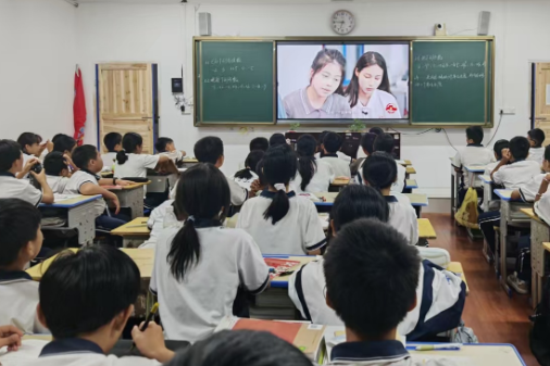 【祁东县站】清源中学师生同上抗战思政大课