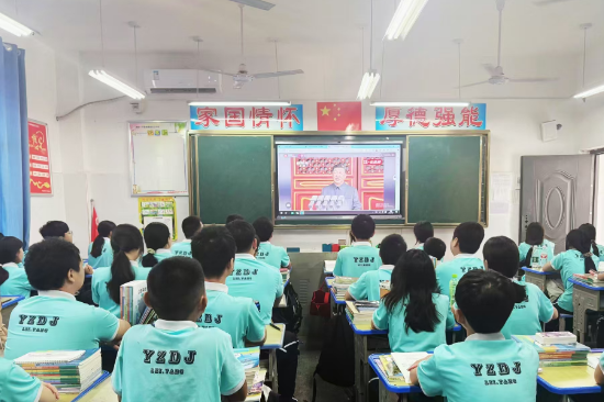 【耒阳站】东江中学：五千师生同上一堂震撼人心的爱国主义教育课