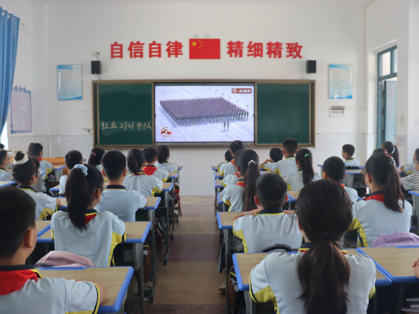 【鼎城区站】红云学校：同看阅兵盛典  共筑强国梦想