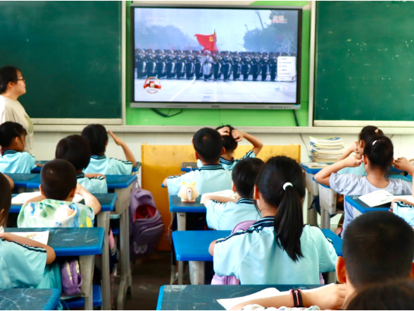 【衡东县站】新塘镇中心学校：千名师生同上一堂课