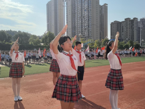 镜头里的开学季【零陵区站】阳明芙蓉学校举办秋季开学典礼活动