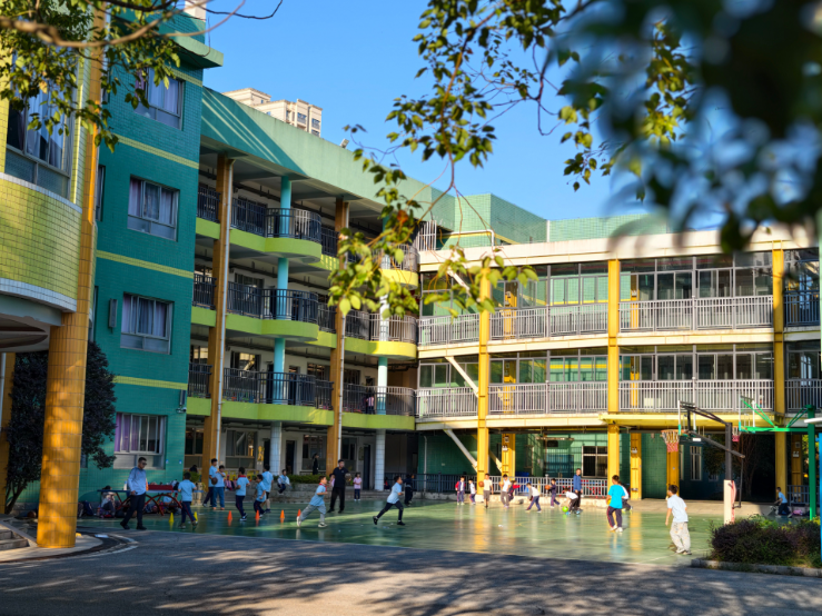 定格校园秋日浪漫｜湖南湘江新区博才金峰小学：秋风入校园 童真伴秋光